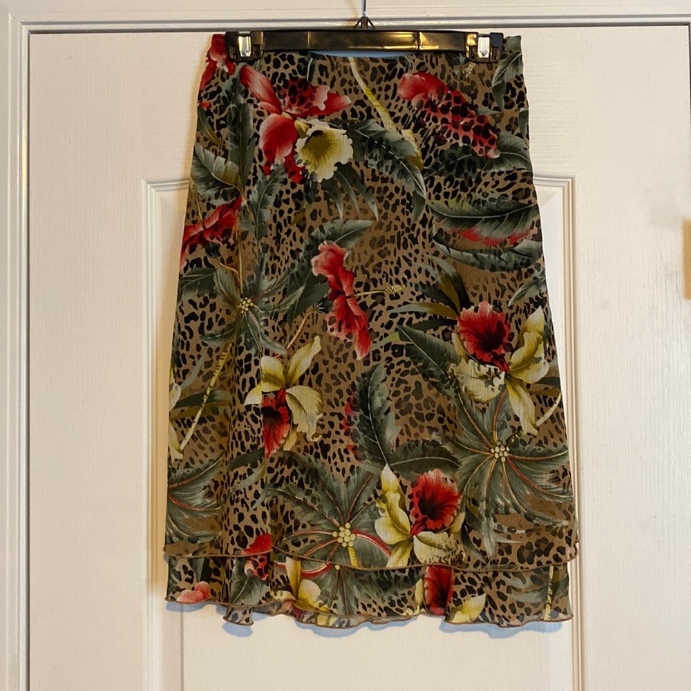 Women’s panel front layered and lined skirt.